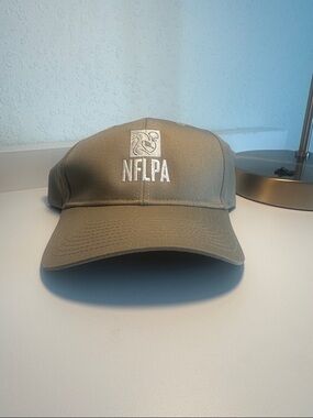 NWOT Port Authority NFLPA Branded Snapback Baseball Hat – Tan